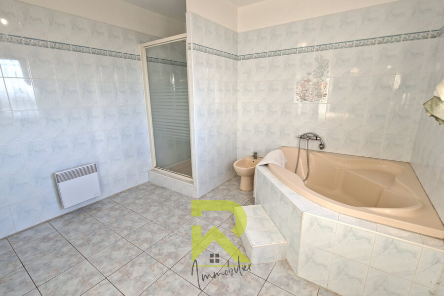 Maison à vendre à Narbonne — Vue sur la ville — photo 18