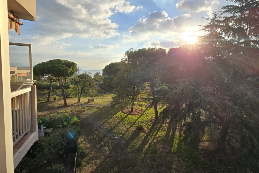 Appartement à vendre à Antibes — Vue mer — photo 1