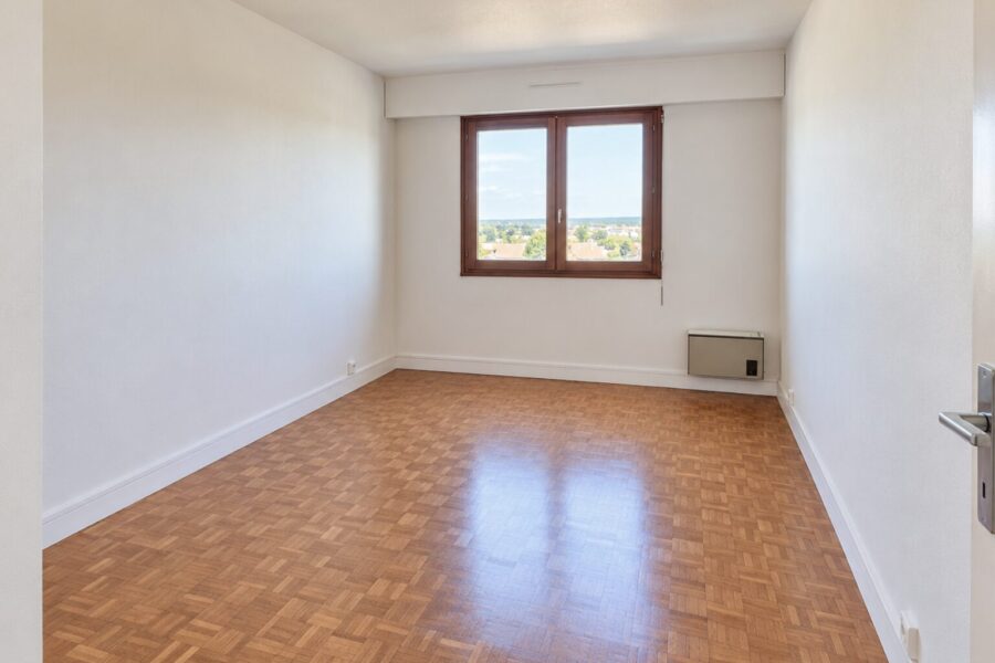 Appartement à vendre à Créteil — Vue sur la ville — photo 4