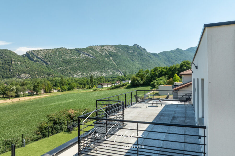 Maison à vendre à Saint-Paul-de-Varces — Vue montagne — photo 1