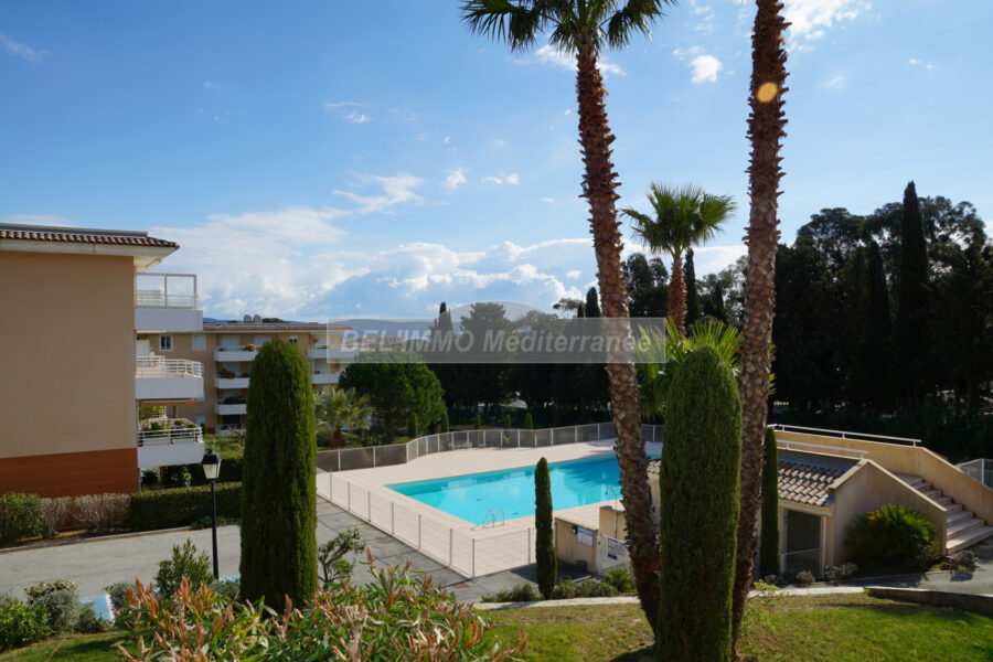 Appartement en location vacances à Cavalaire-sur-Mer — Vue nature — photo 2