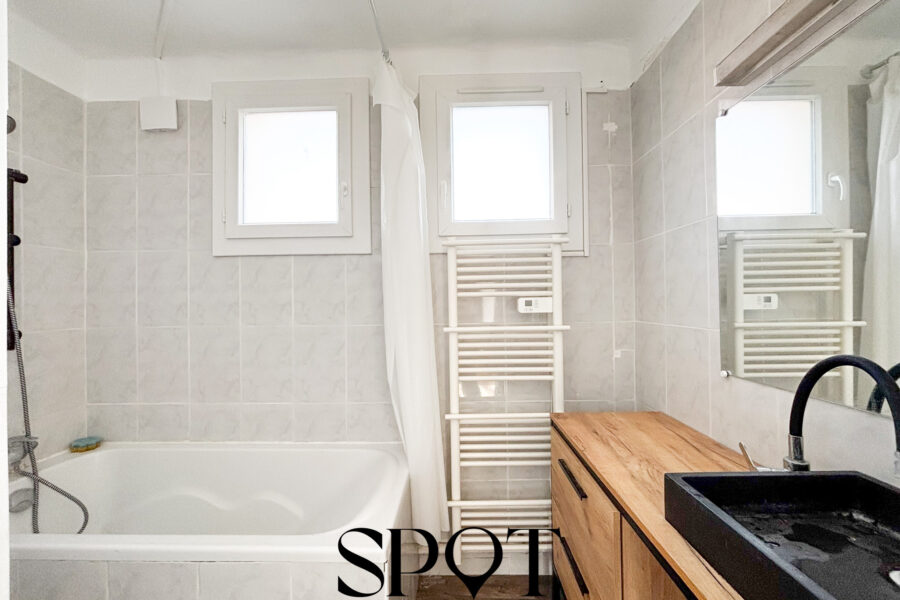 Appartement à vendre à Marseille 14e arrondissement — Vue sur la ville — photo 7