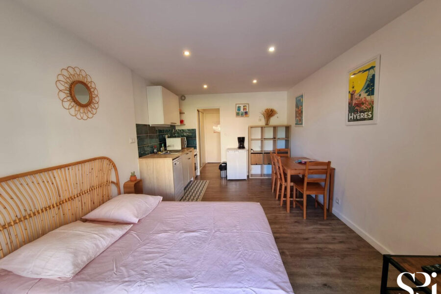 Appartement à louer à Hyères — Vue marina & port — photo 17