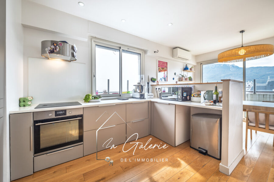 Appartement à vendre à Grenoble — Vue sur la ville — photo 9
