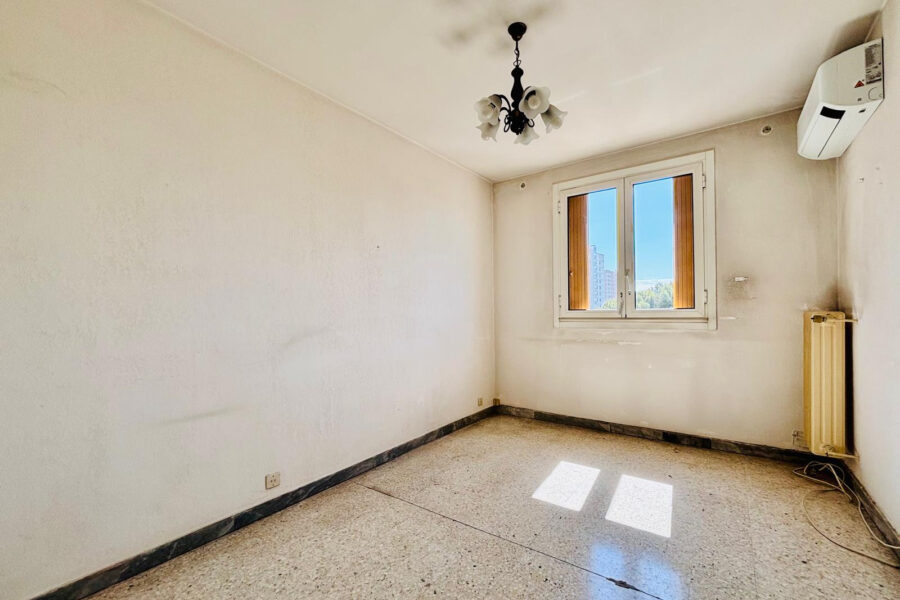Appartement à vendre à Marseille 10e arrondissement — Vue sur la ville — photo 8