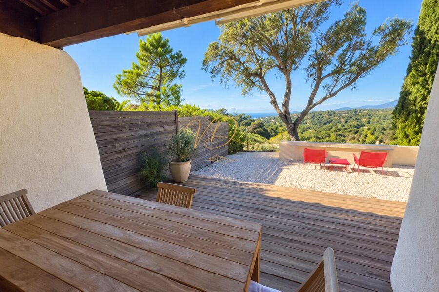 Maison à vendre à La Croix-Valmer — Vue mer — photo 5