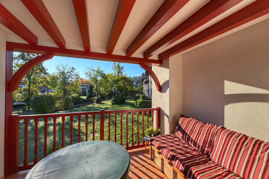 Appartement à vendre à Saint-Jean-Pied-de-Port — Vue parc & jardin — photo 2