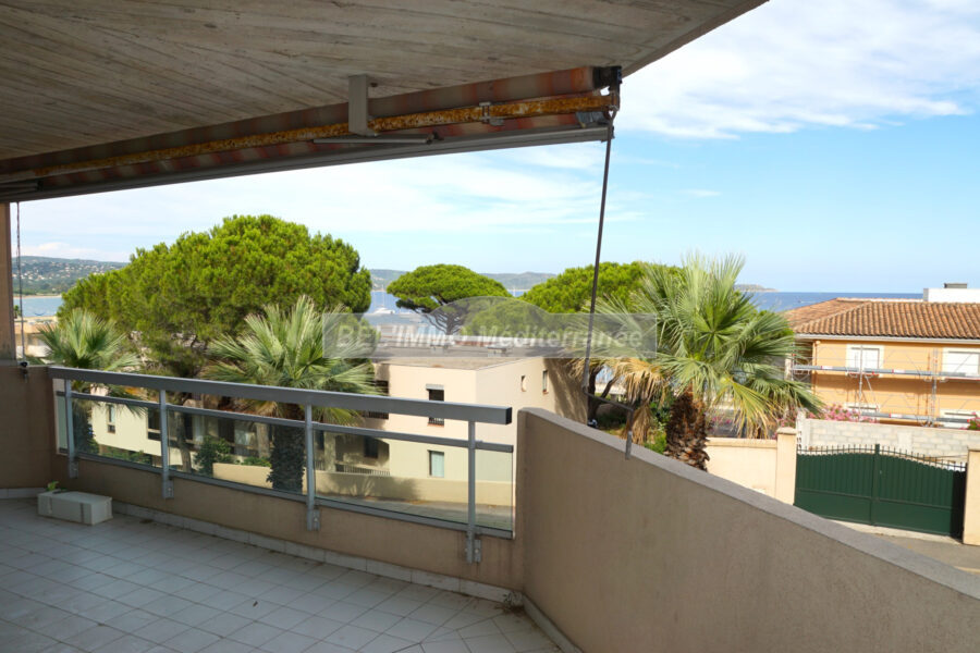 Appartement à vendre à Cavalaire-sur-Mer — Vue mer — photo 1