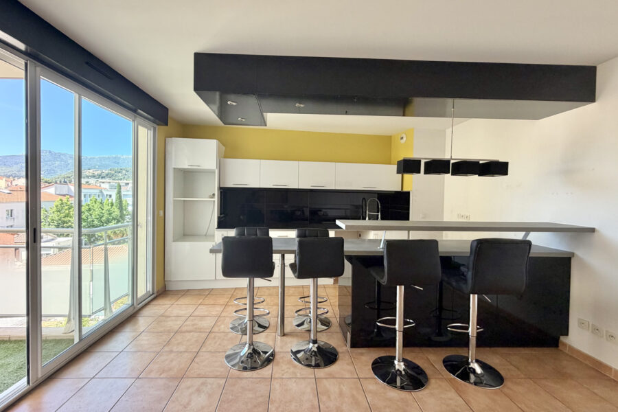 Appartement à vendre à Toulon — Vue sur la ville — photo 2