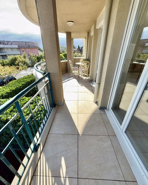 Appartement à vendre à Divonne-les-Bains — Vue parc & jardin — photo 5
