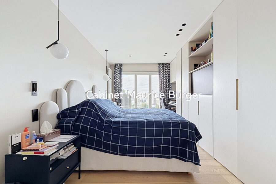 Appartement à louer à Paris 16e arrondissement — Vue sur la ville — photo 7