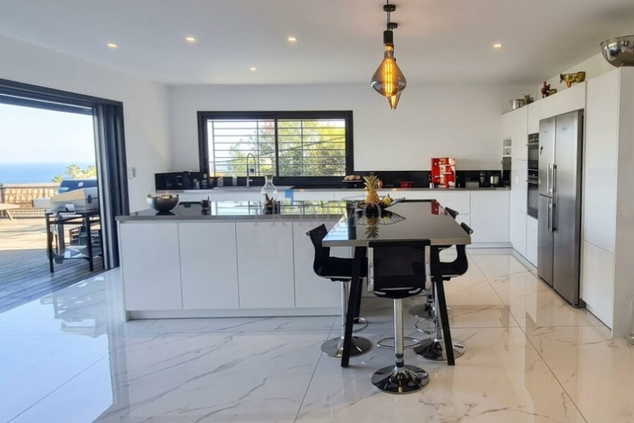 Maison à vendre à Fréjus — Vue mer — photo 6
