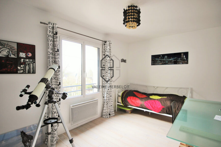 Maison à vendre à Chennevières-sur-Marne — Vue sur la ville — photo 14