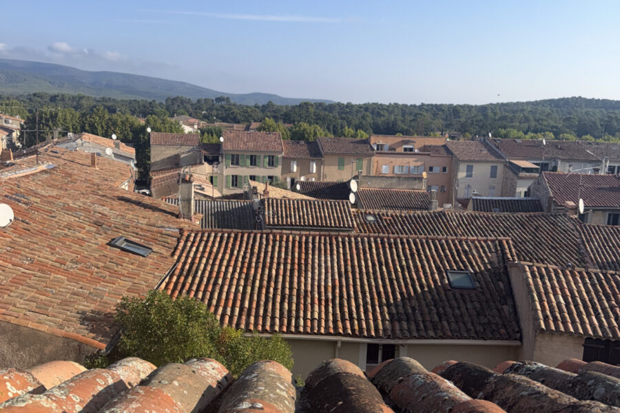 Maison à vendre à Nans-les-Pins — Vue sur la ville — photo 1