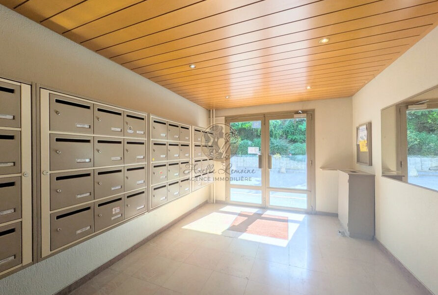 Appartement à vendre à Sainte-Foy-lès-Lyon — Vue nature — photo 9