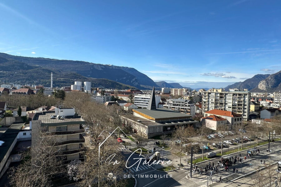 Appartement à vendre à Grenoble — Vue montagne — photo 1