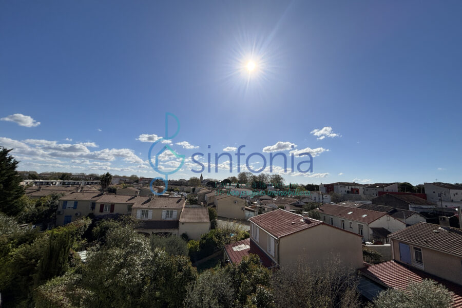 Appartement à vendre à Lunel — Vue sur la ville — photo 1