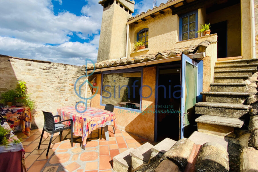 Maison à vendre à Remoulins — Vue sur la ville — photo 3