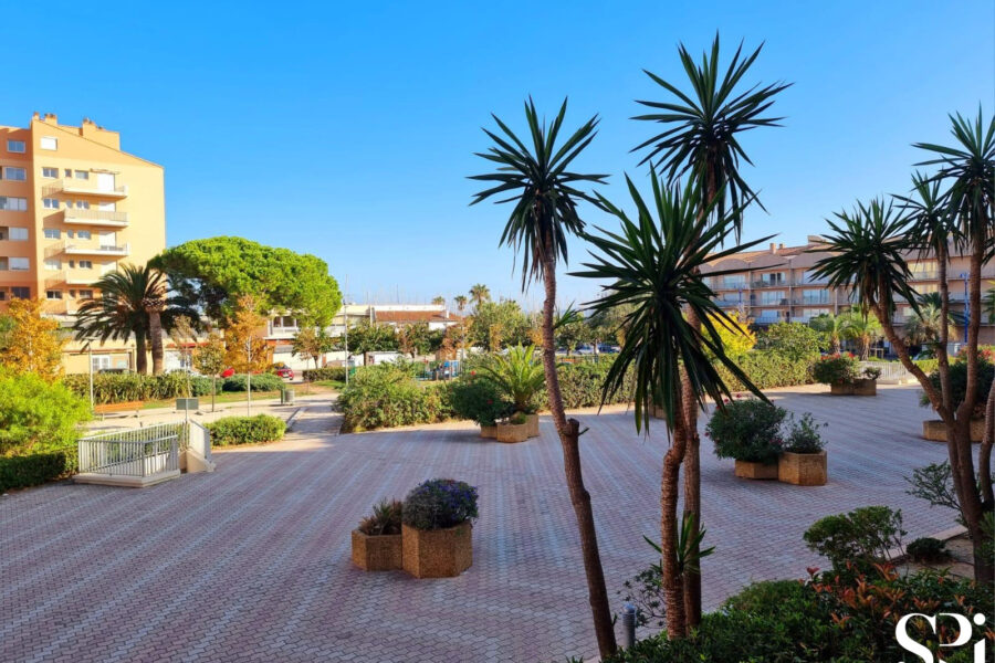 Appartement à louer à Hyères — Vue marina & port — photo 18