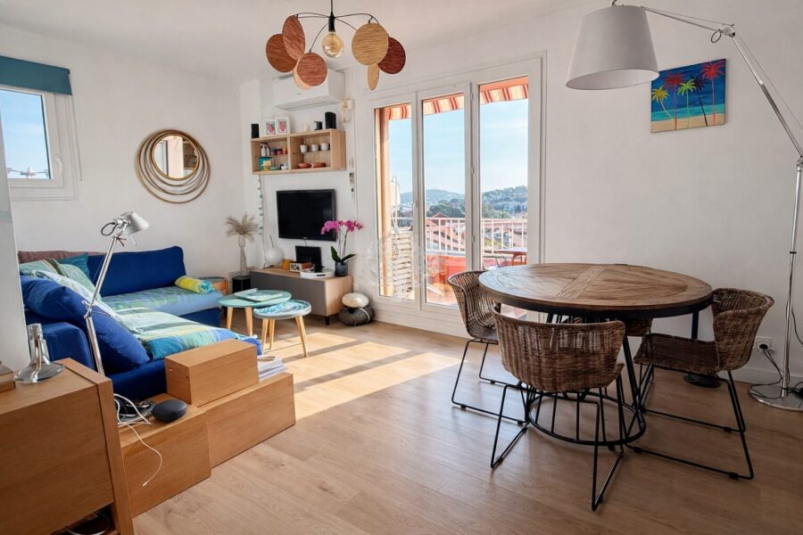 Appartement à vendre à Sanary-sur-Mer — Vue sur la ville — photo 2