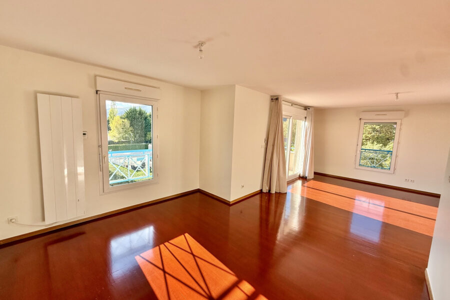 Appartement à vendre à Divonne-les-Bains — Vue nature — photo 3