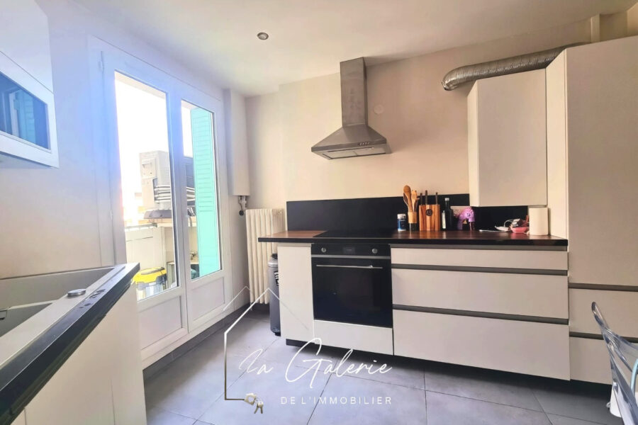 Appartement à vendre à Grenoble — Vue montagne — photo 2