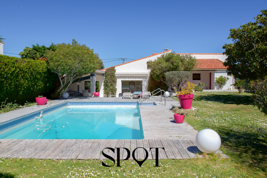Maison à vendre à Marseille 8e arrondissement — Vue mer — photo 2