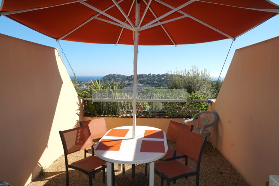 Appartement à vendre à Cavalaire-sur-Mer — Vue mer — photo 2