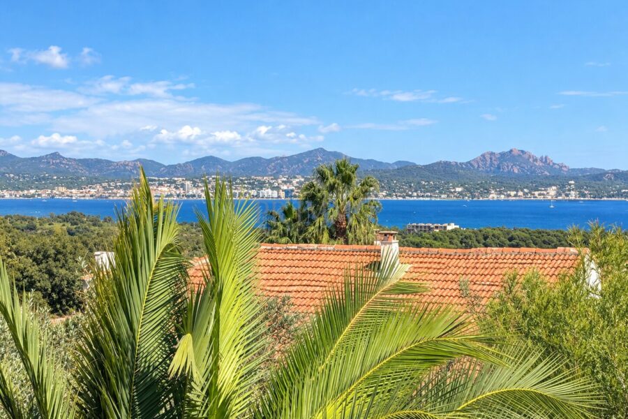 Maison à vendre à Fréjus — Vue mer — photo 1
