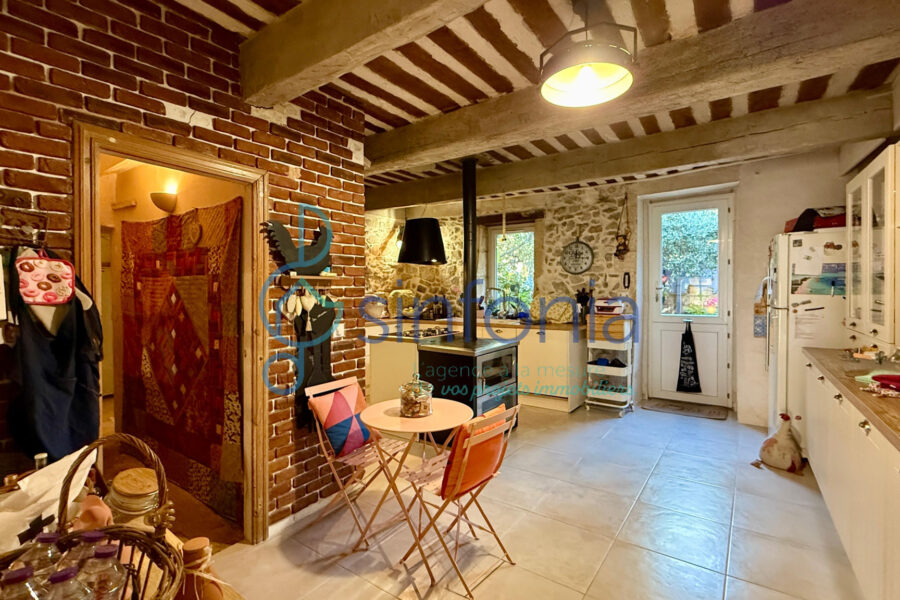 Maison à vendre à Lédenon — Vue sur la ville — photo 4