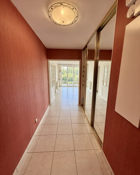 Appartement à vendre à Divonne-les-Bains — Vue parc & jardin — photo 16