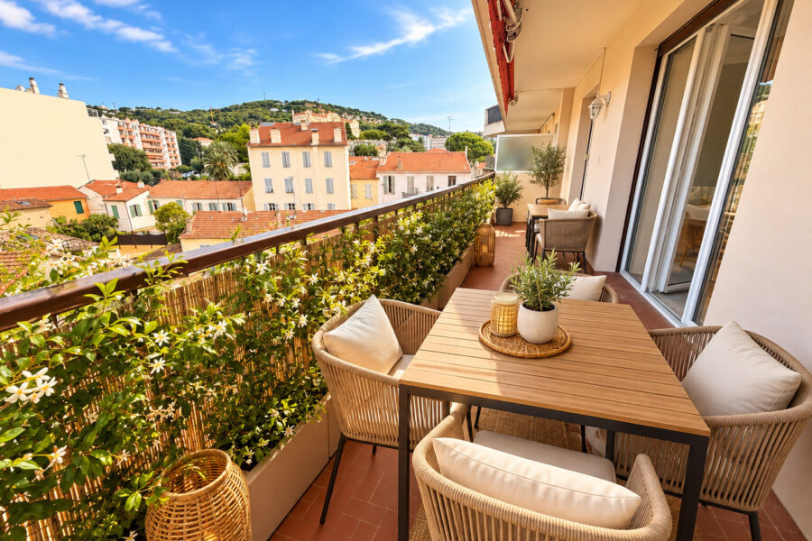 Appartement à vendre à Cannes — Vue sur la ville — photo 1