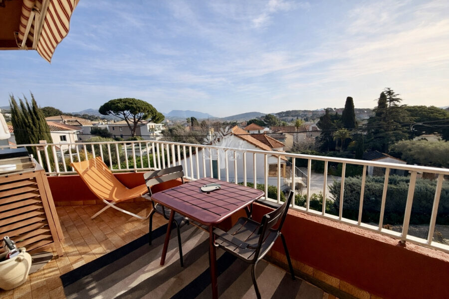 Appartement à vendre à Sanary-sur-Mer — Vue sur la ville — photo 8