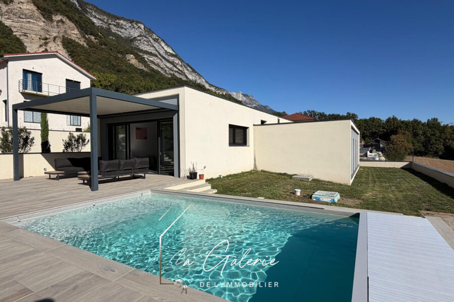 Maison à vendre à Saint-Paul-de-Varces — Vue montagne — photo 2