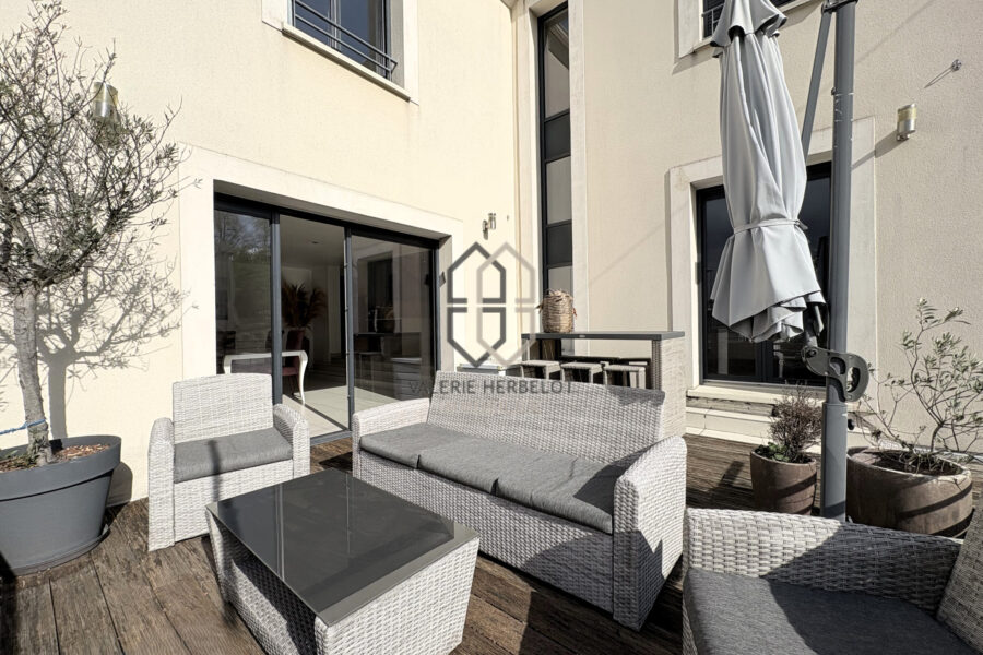 Maison à vendre à Chennevières-sur-Marne — Vue sur la ville — photo 2