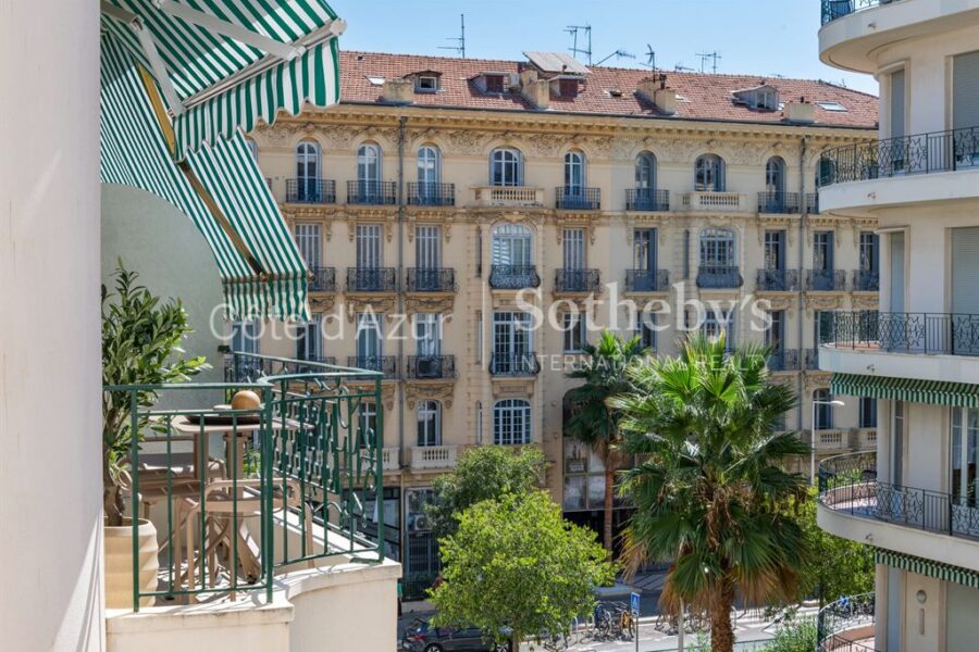 Appartement à vendre à Nice — Vue sur la ville — photo 1