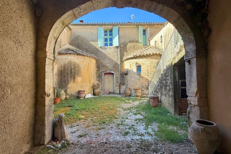 Maison à vendre à Montpellier — Vue parc & jardin — photo 5